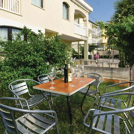 Gorgeous In Okrug Gornji With Kitchen * Trogir